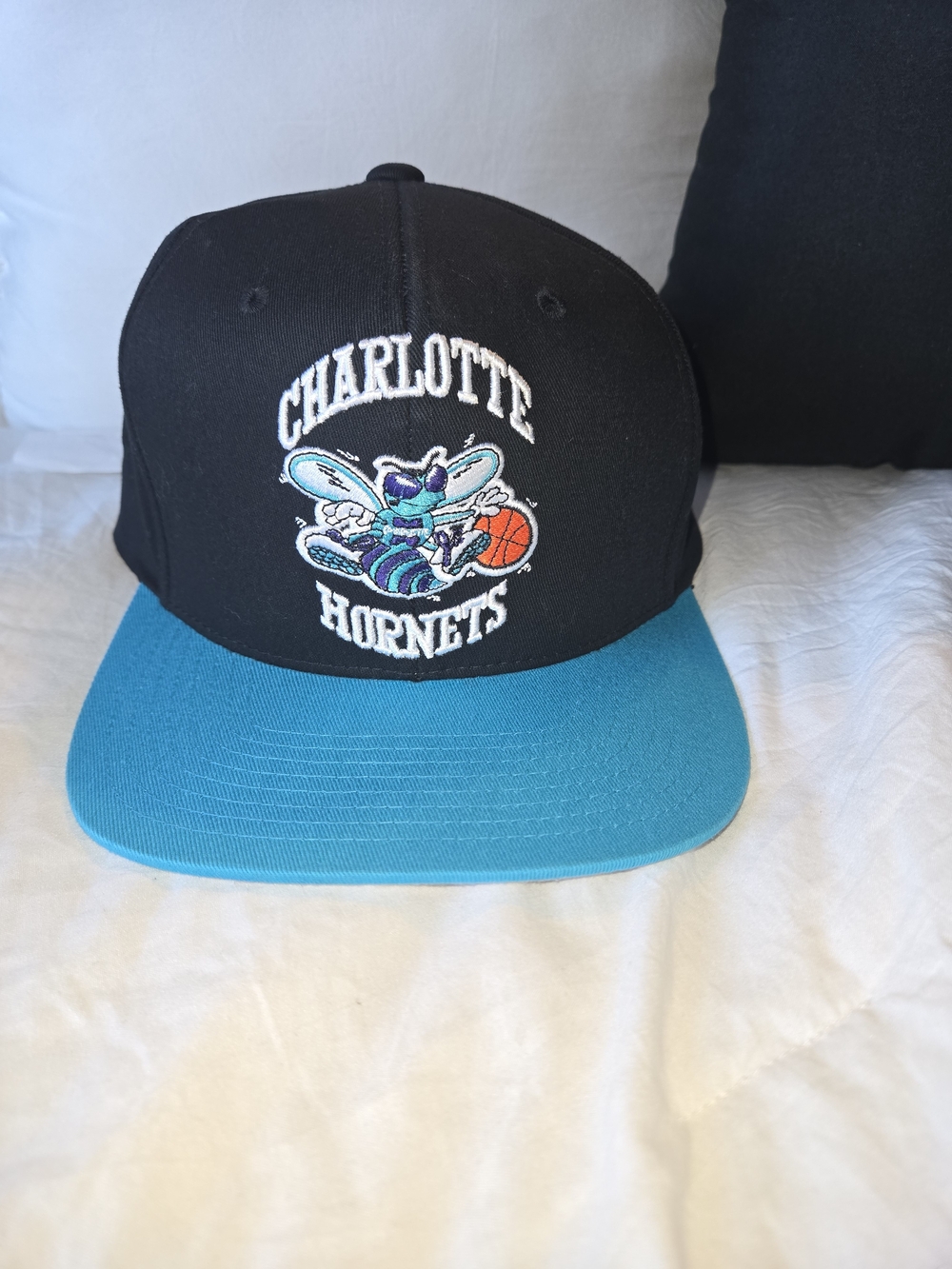 Mitchell & Ness Charlotte Hornets Snapback Hat Black Teal NBA Flexfit 110